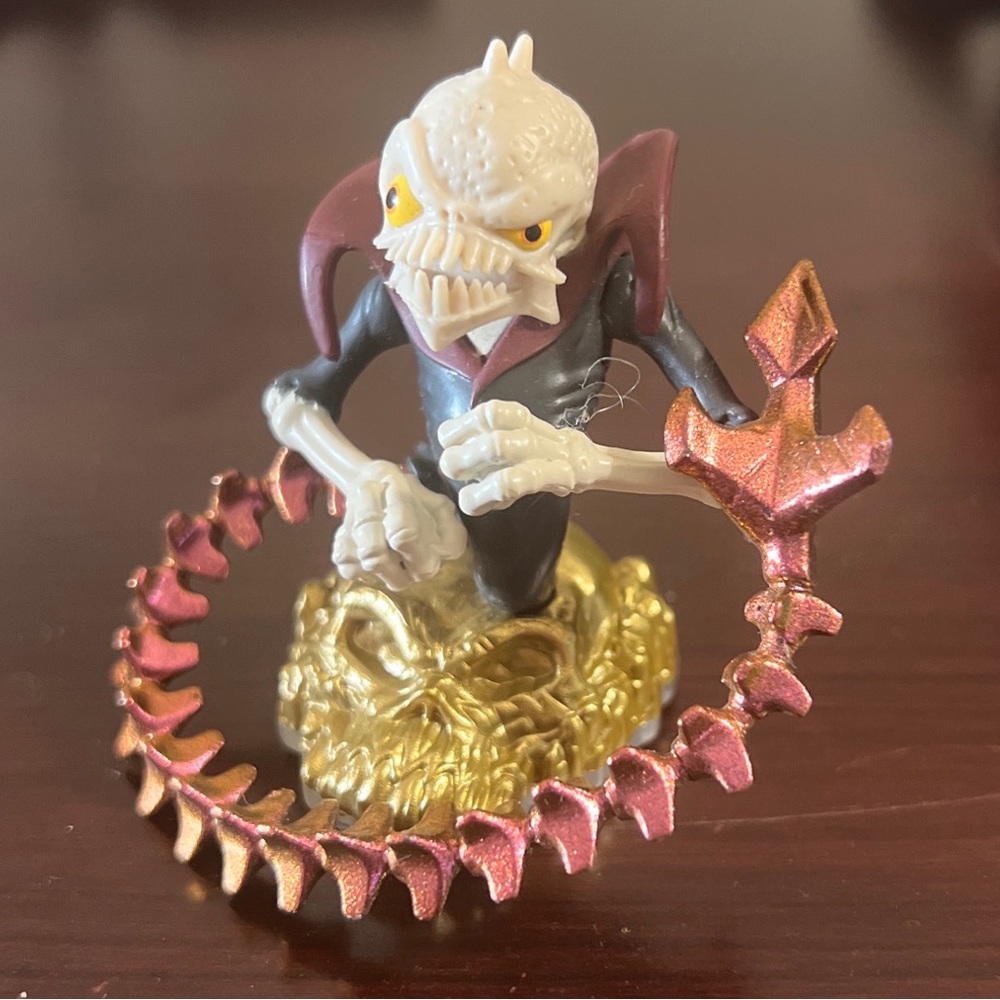 Skylanders Eons Elite Ghost Roaster Activision Game Figure.